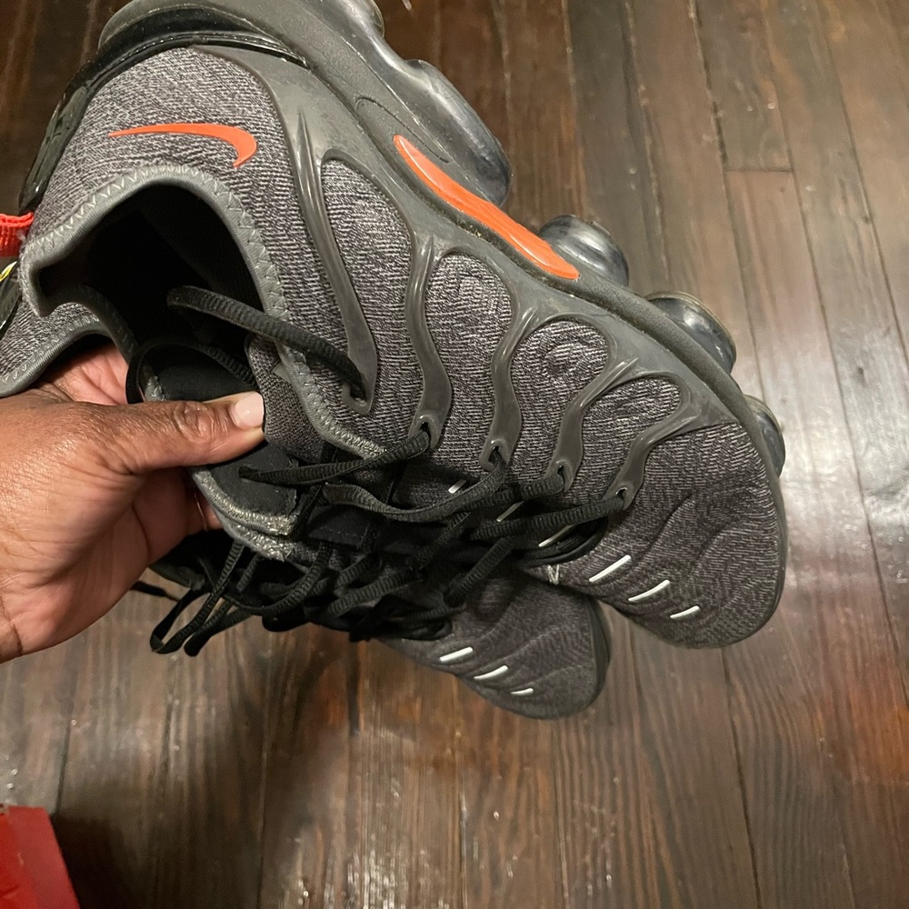 Nike AIR VAPORMAX PLUS Men’s Size 13/Women’s 14.5 - Picture 5 of 16